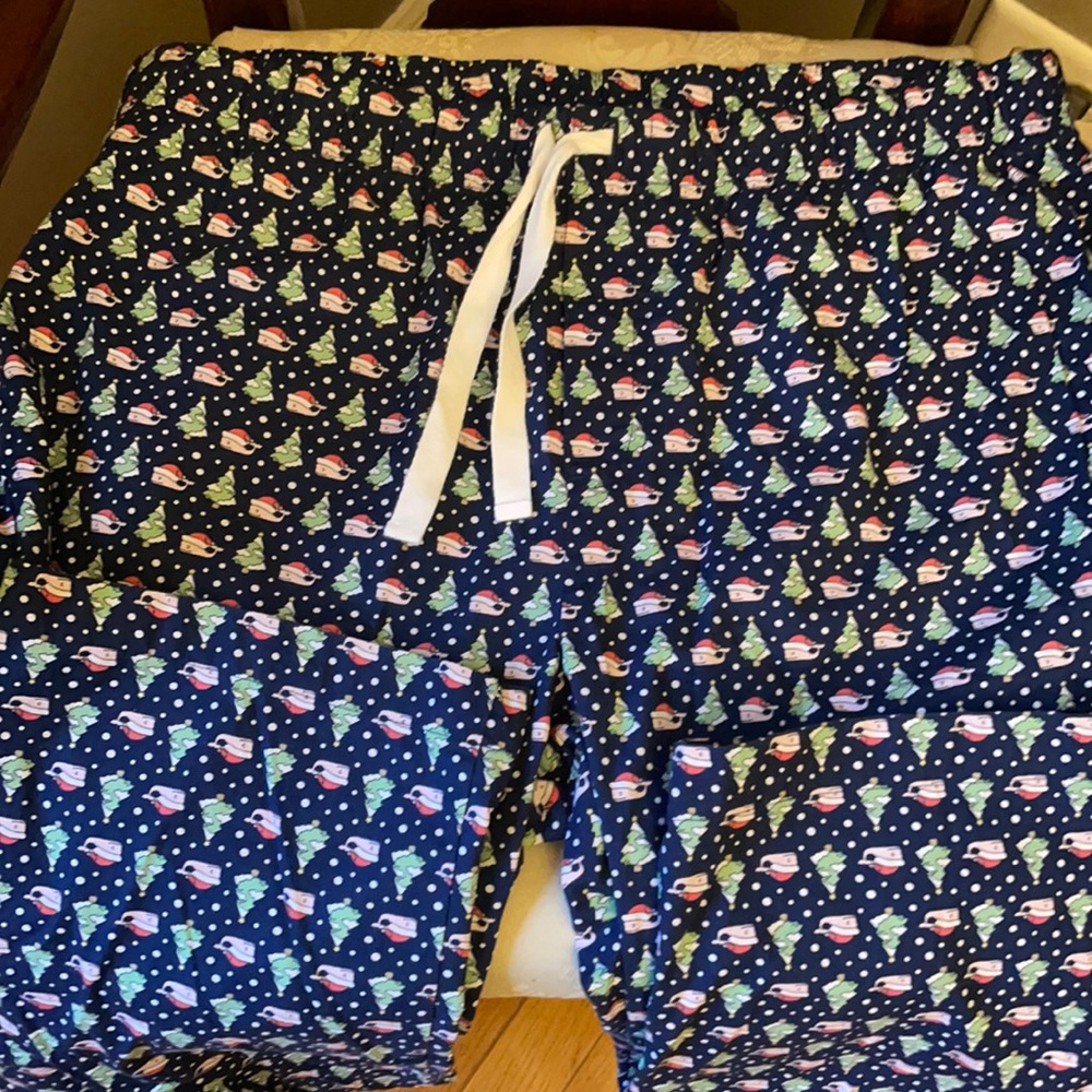 Vineyard Vines Santa Whale Holiday Pants EUC